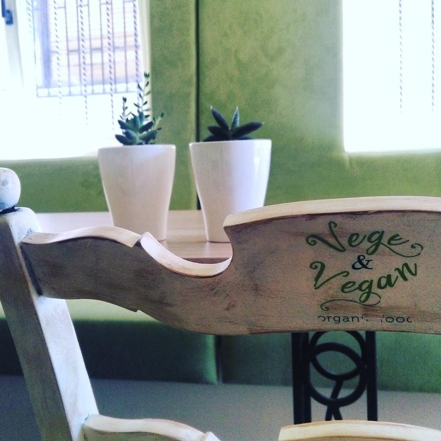 Vege & Vegan Restaurant And Accommodation Novi Sad Exterior foto