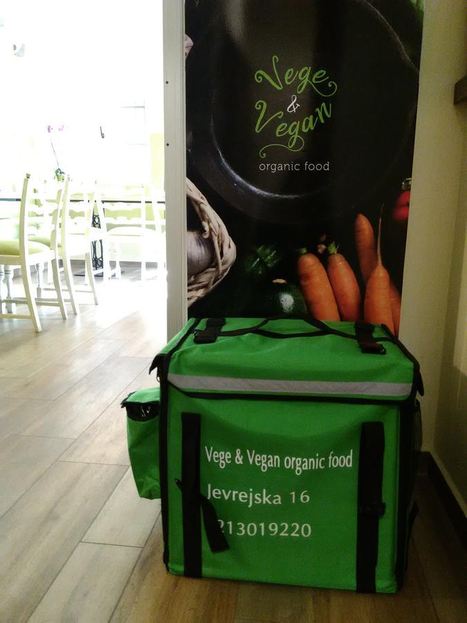 Vege & Vegan Restaurant And Accommodation Novi Sad Exterior foto