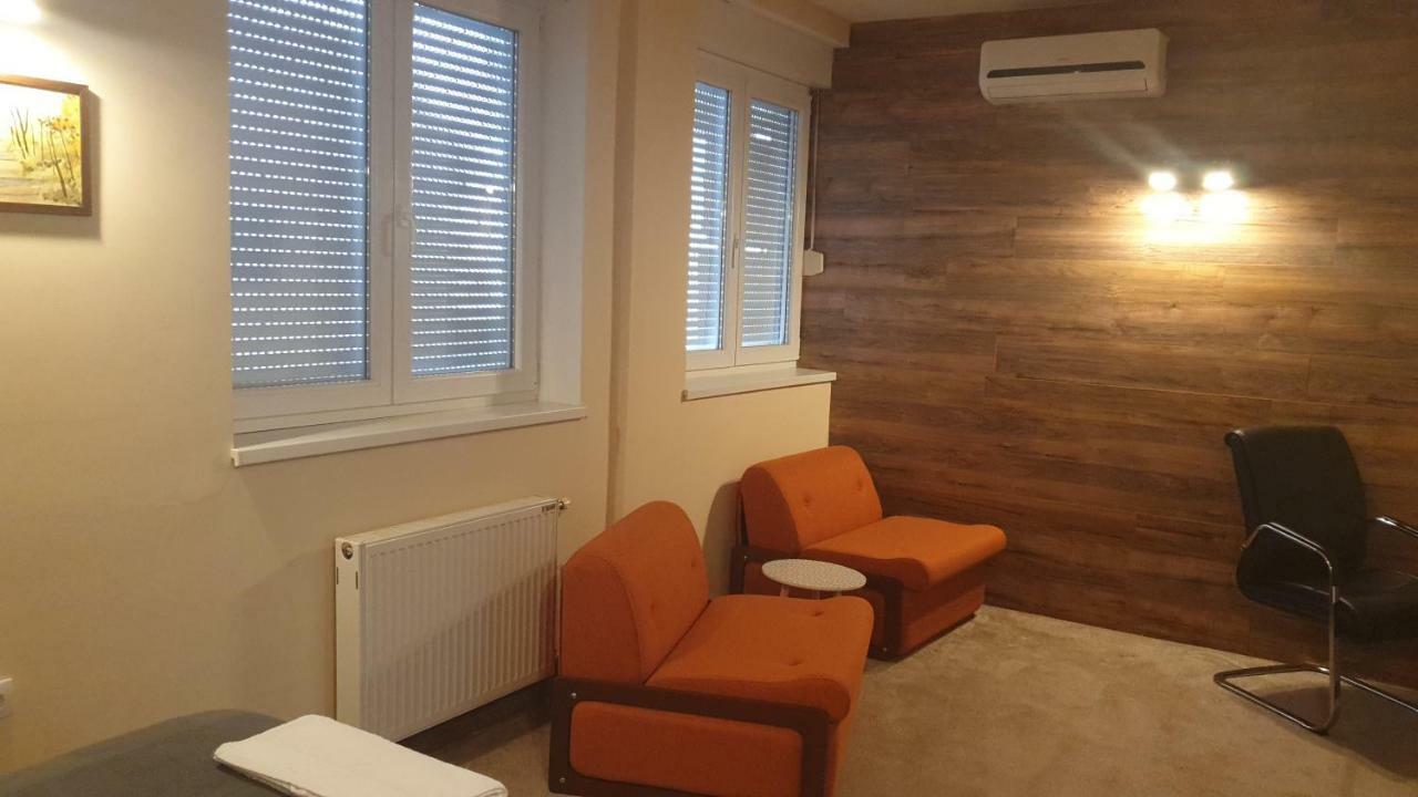 Vege & Vegan Restaurant And Accommodation Novi Sad Exterior foto
